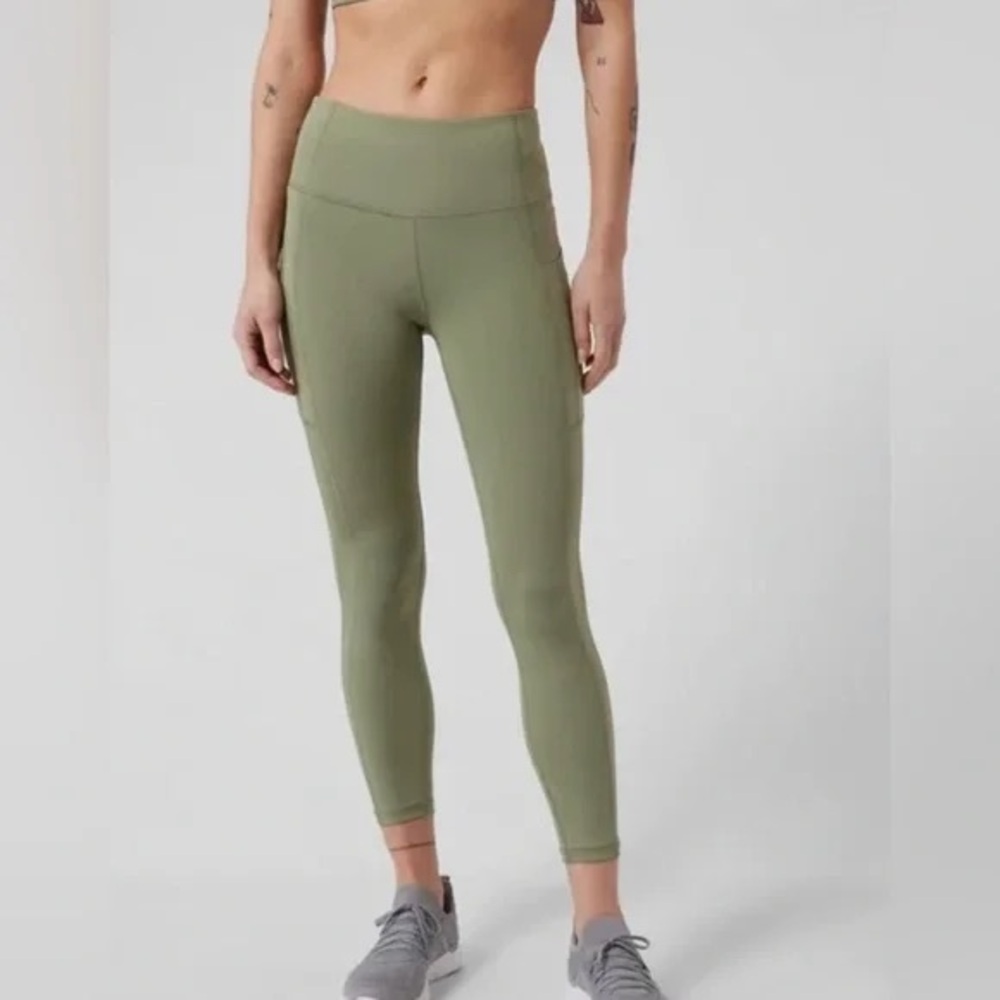 Athleta Ultimate Stash II High Rise 7/8 Green Tight - XS